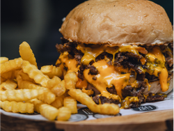 Splash burger+papas+latita de REGALO