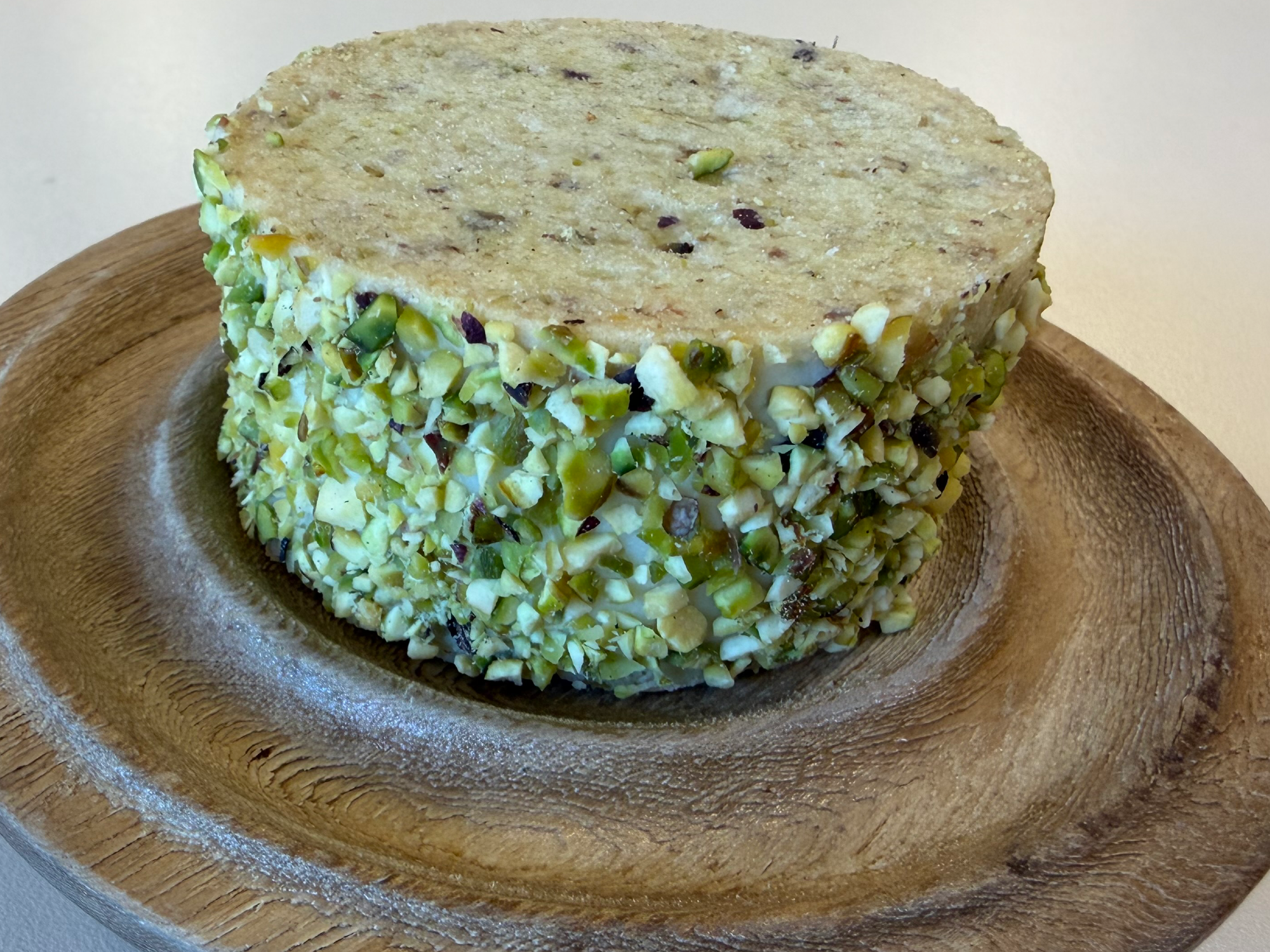 Alfajor de pistachos y chocolate blanco