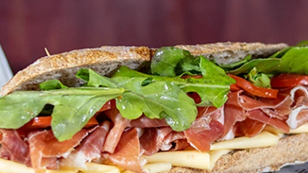 Sandwich Fríos & Calientes desde las 17 hs