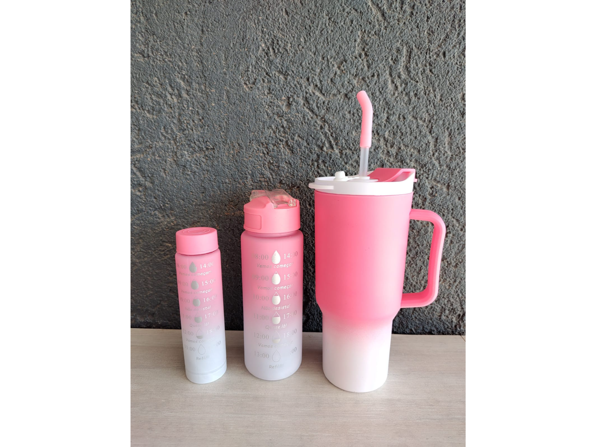 Vaso Quencher + 2 botellas motivacionales + stickers