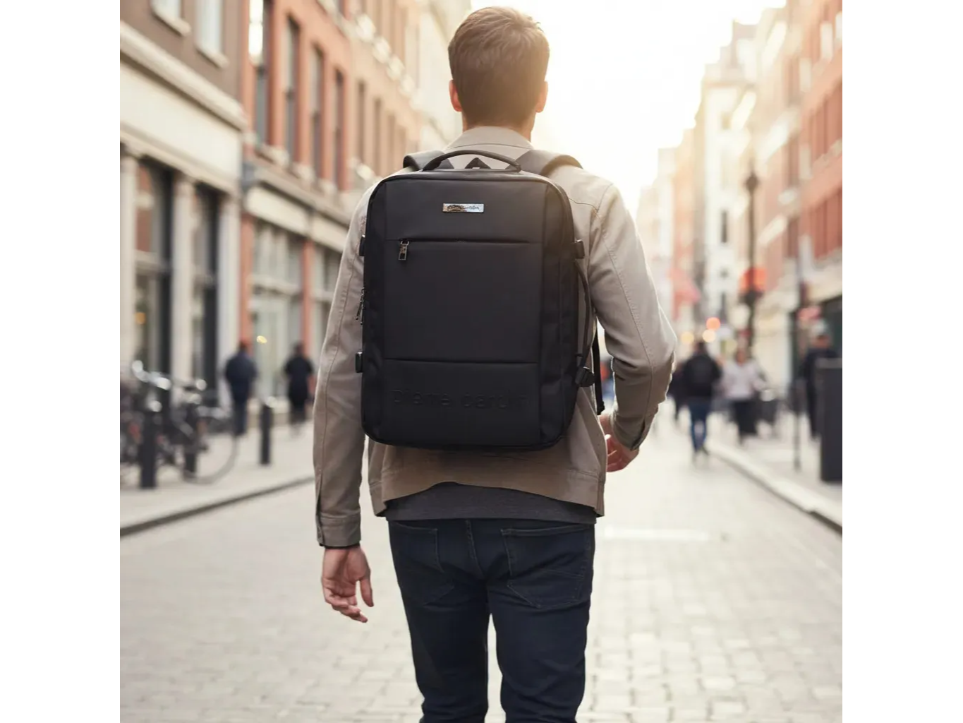 Mochila Porta Notebook Reforzada Pierre Cardin