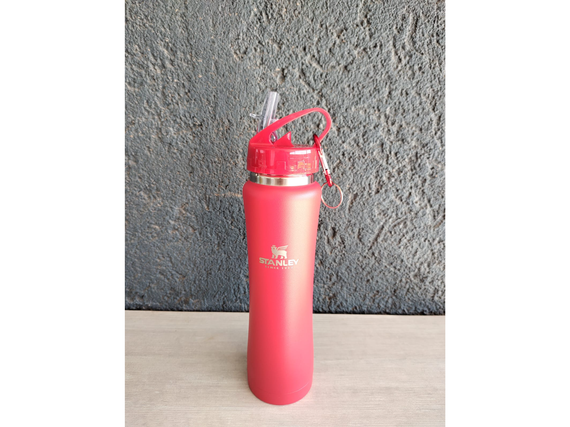 Botella térmica deportiva 750 ml Sport / Réplica Stanley