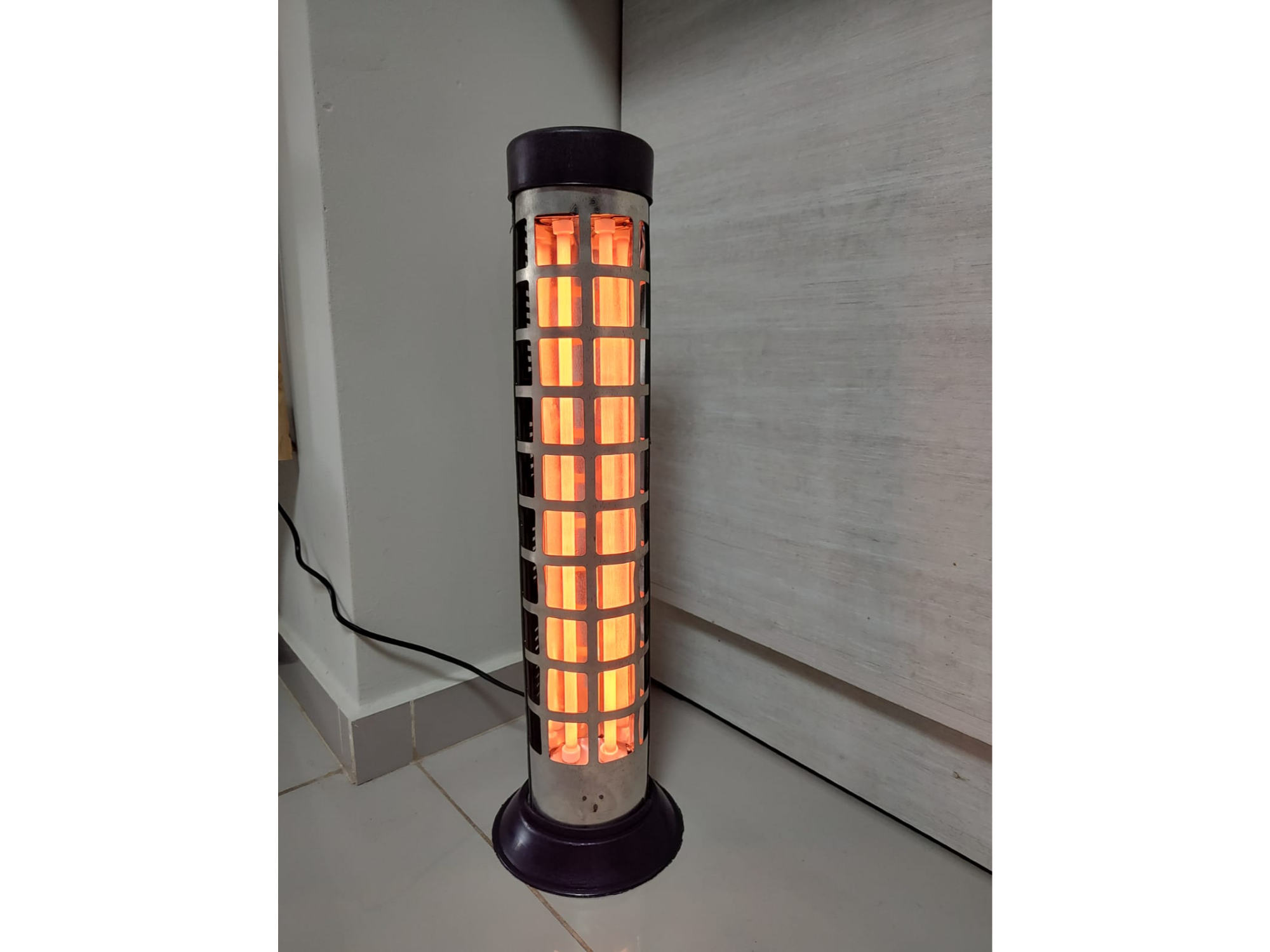 Calefactor Eléctrico Vertical 1200 w