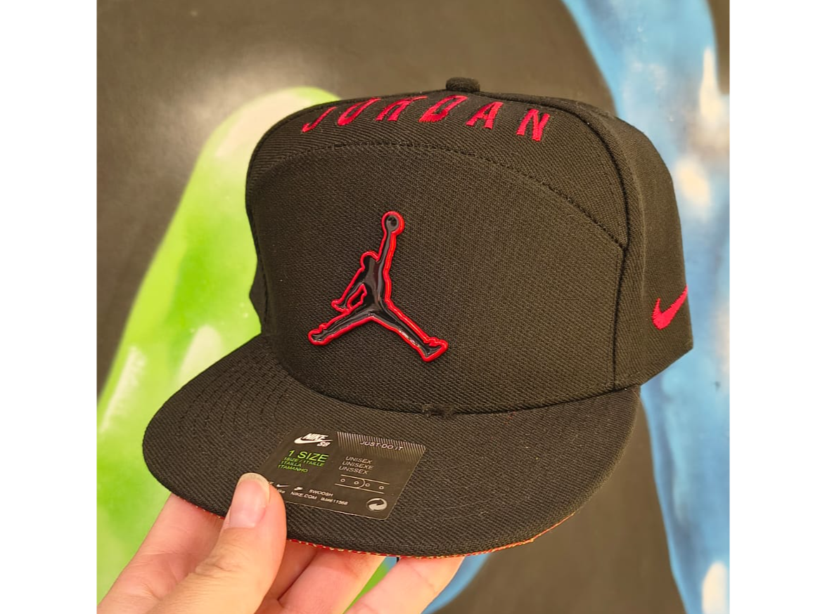 JORDAN 4
