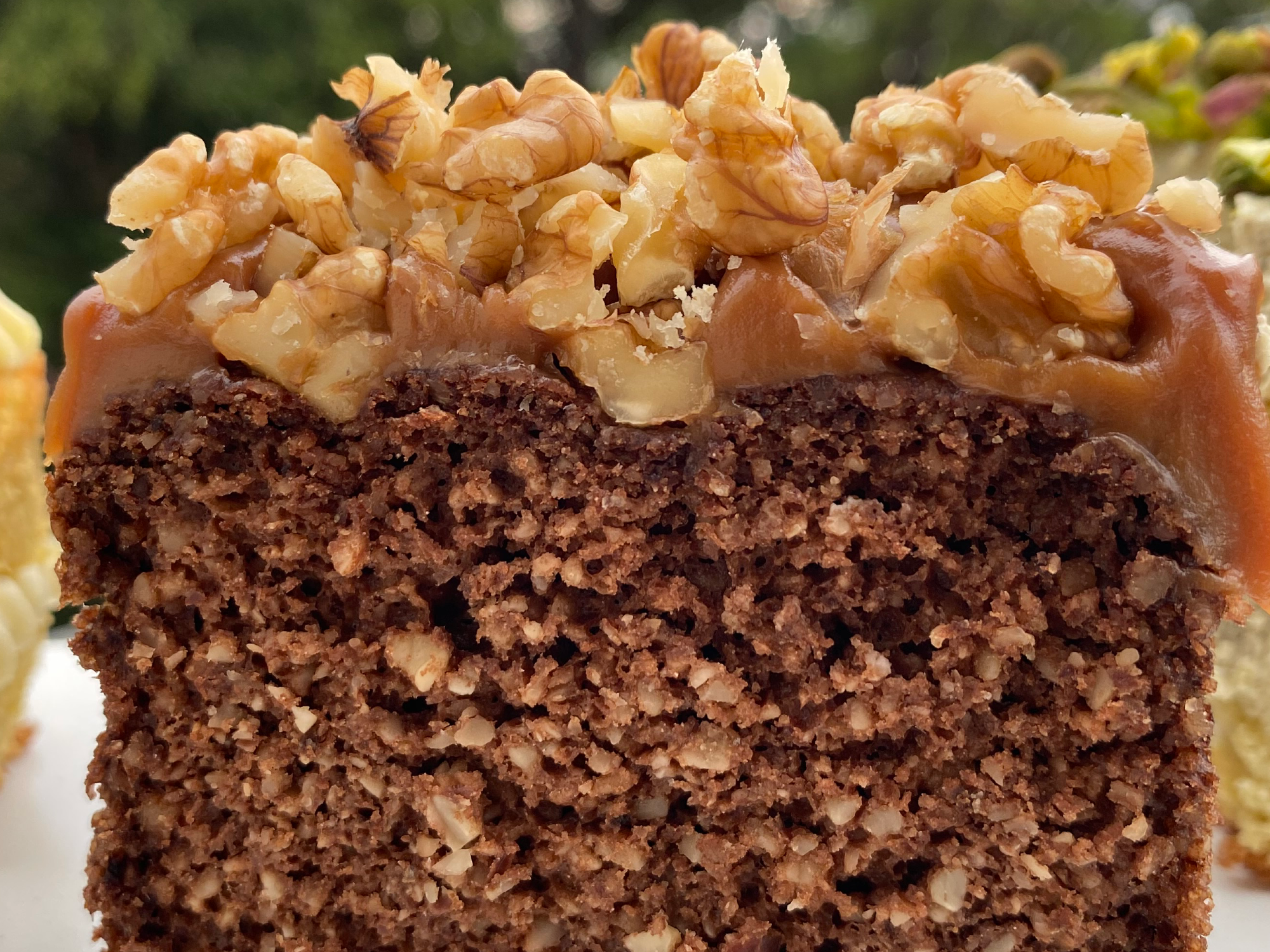 Torta almendras y dulce de leche con nueces