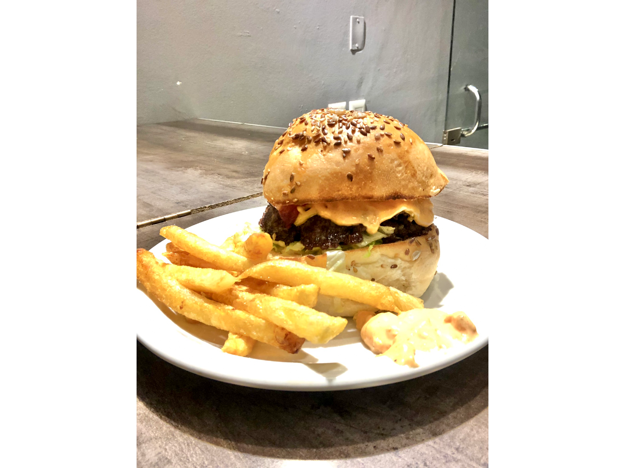 2 BURGER SIMPLES CON PAPAS