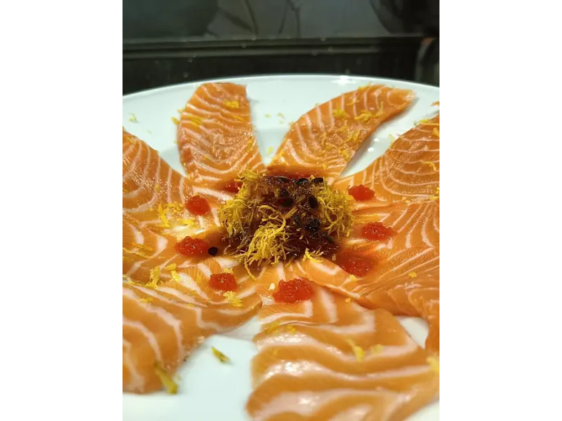 Tiradito de salmón