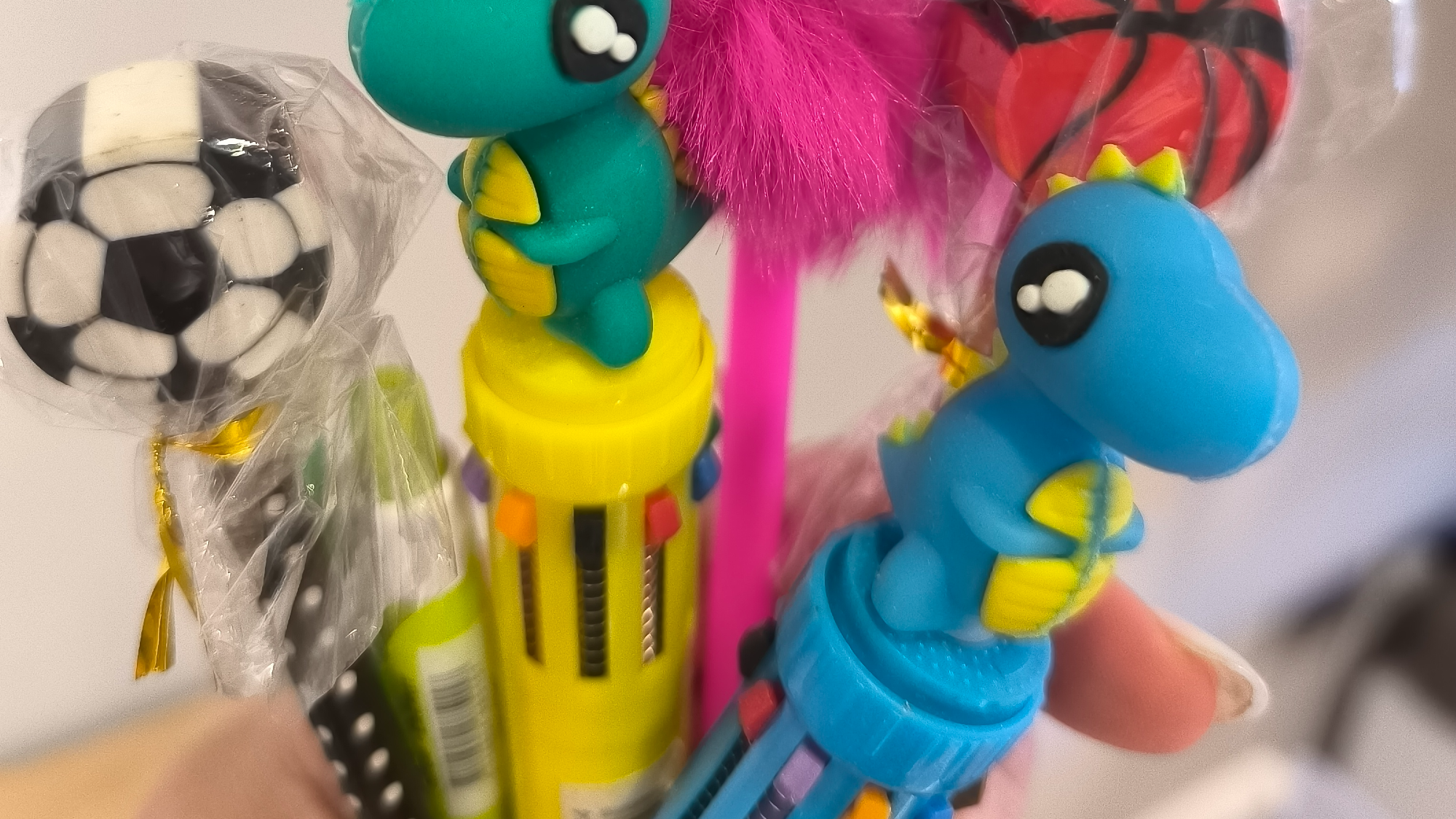 lápices, lapiceras y fibras