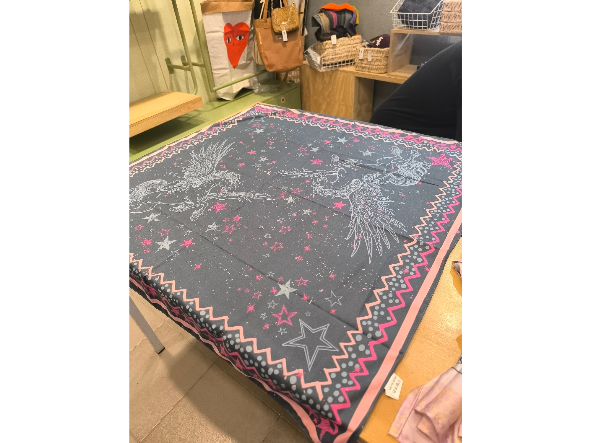 Pañuelo  de seda caballo alado