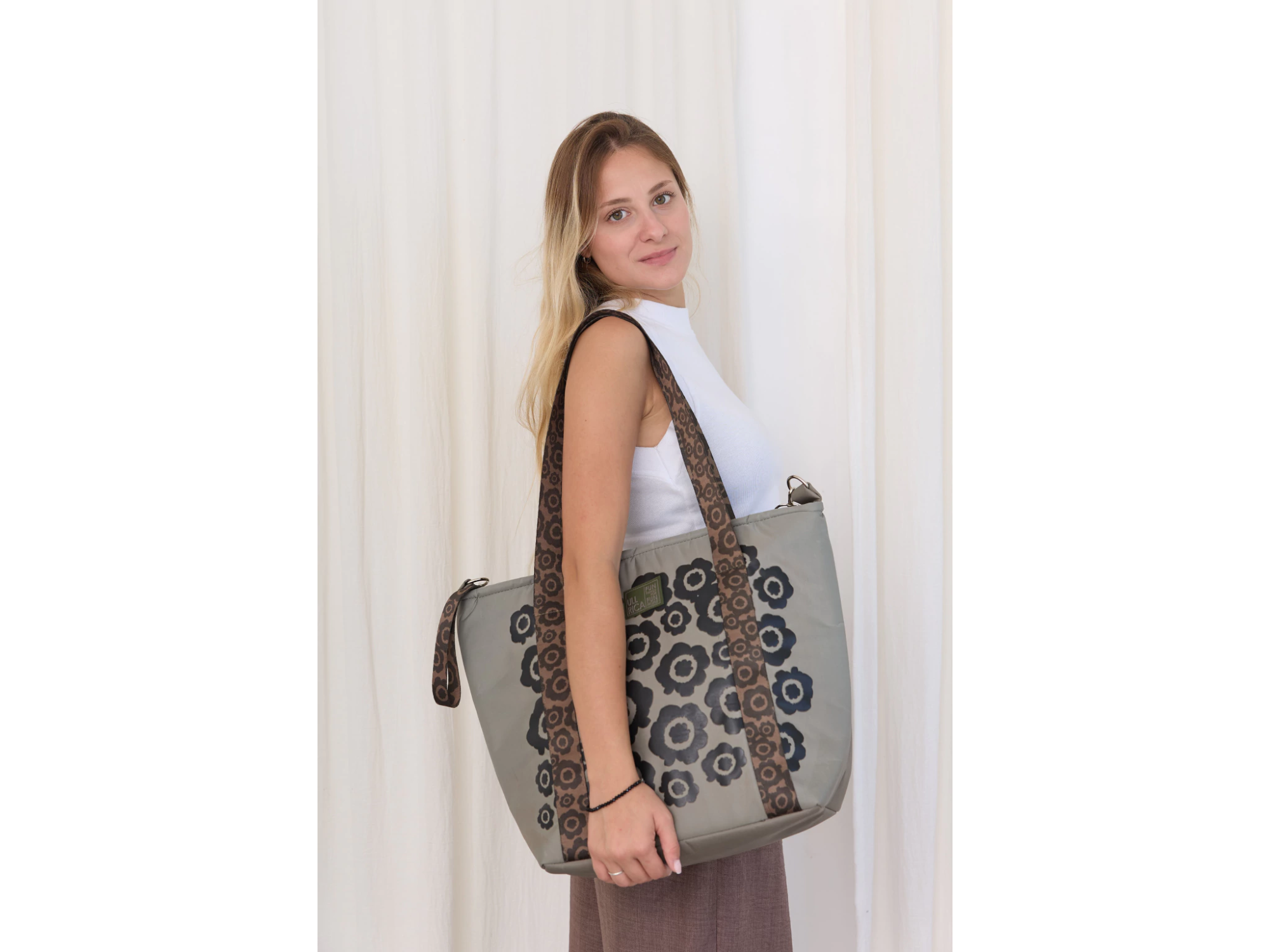 TOTE MONOCROMO