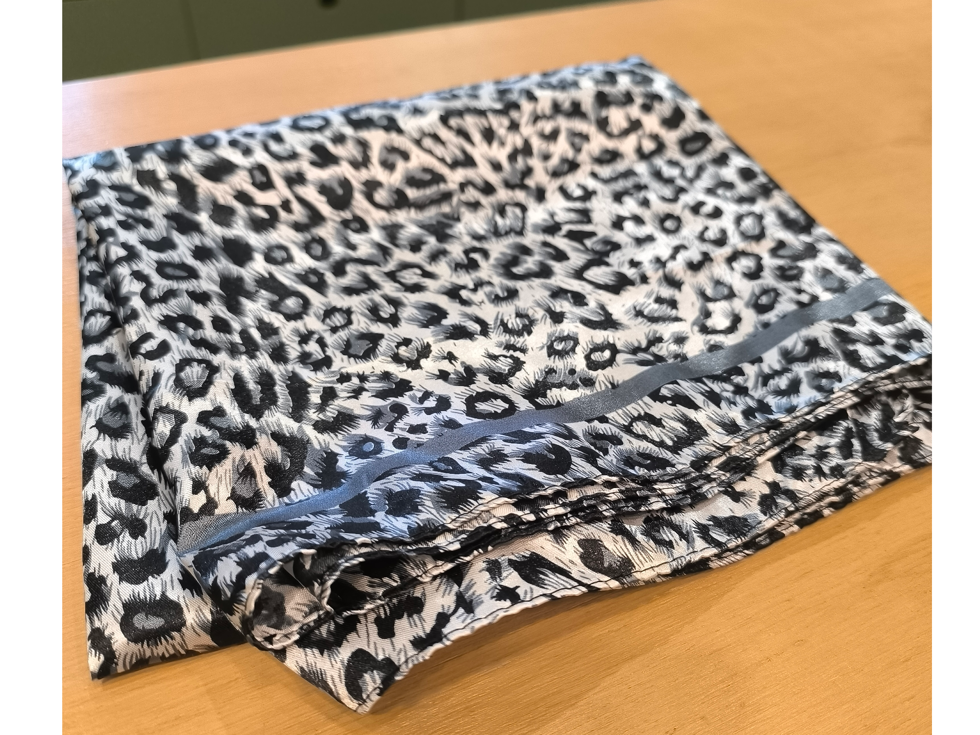 Pañuelo  de seda PRINT grande