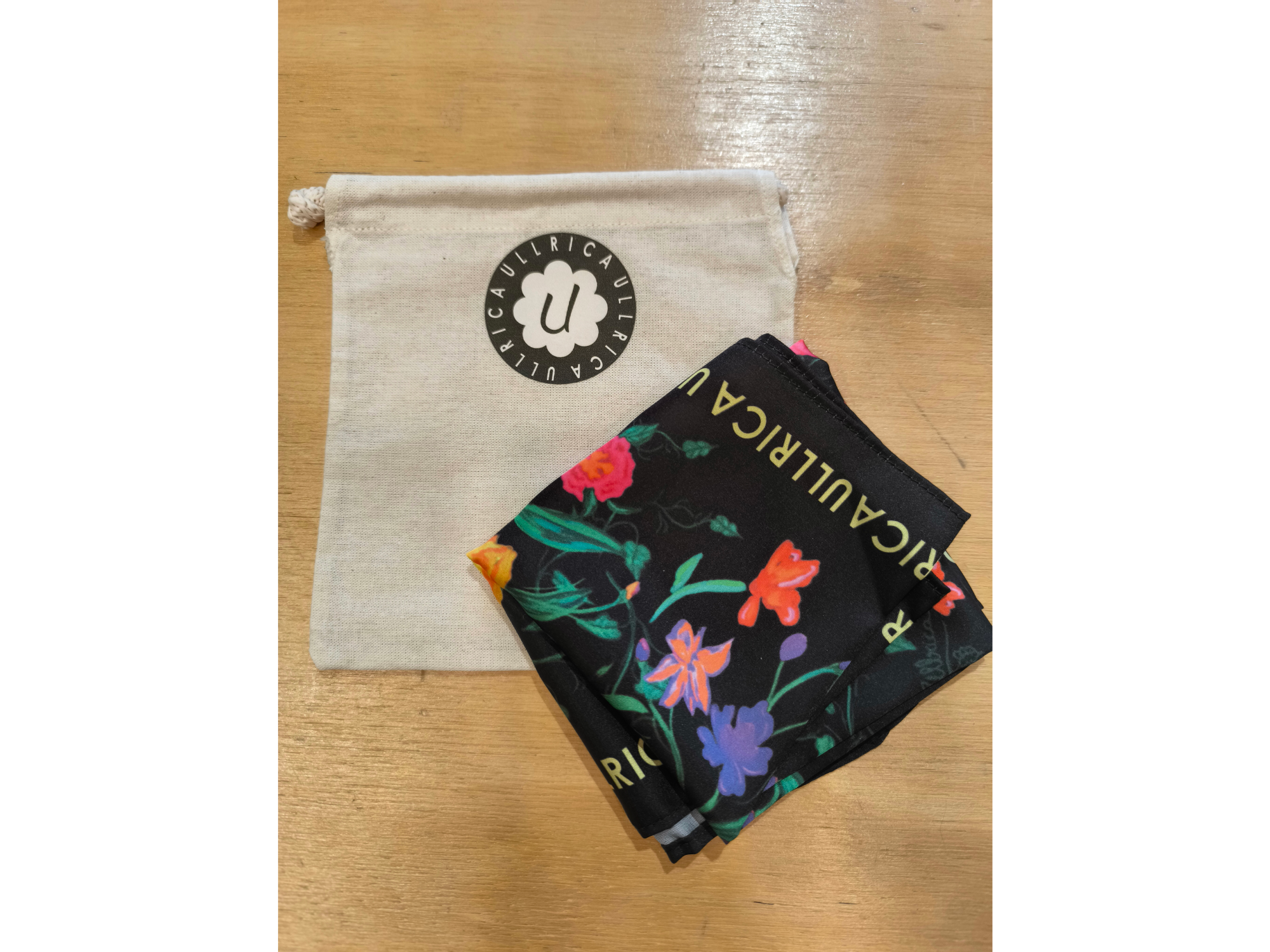 Pañuelo flowera negro