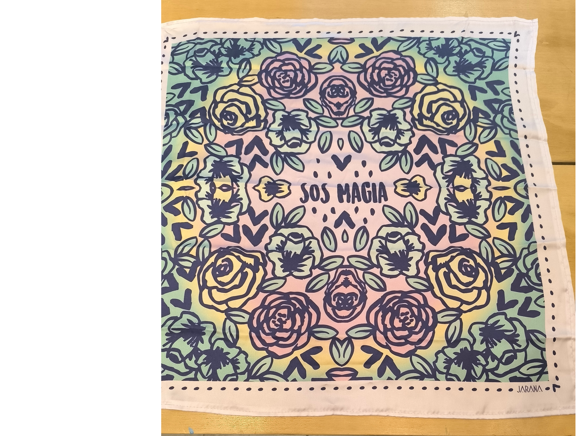 Pañuelo de seda SOS MAGIA