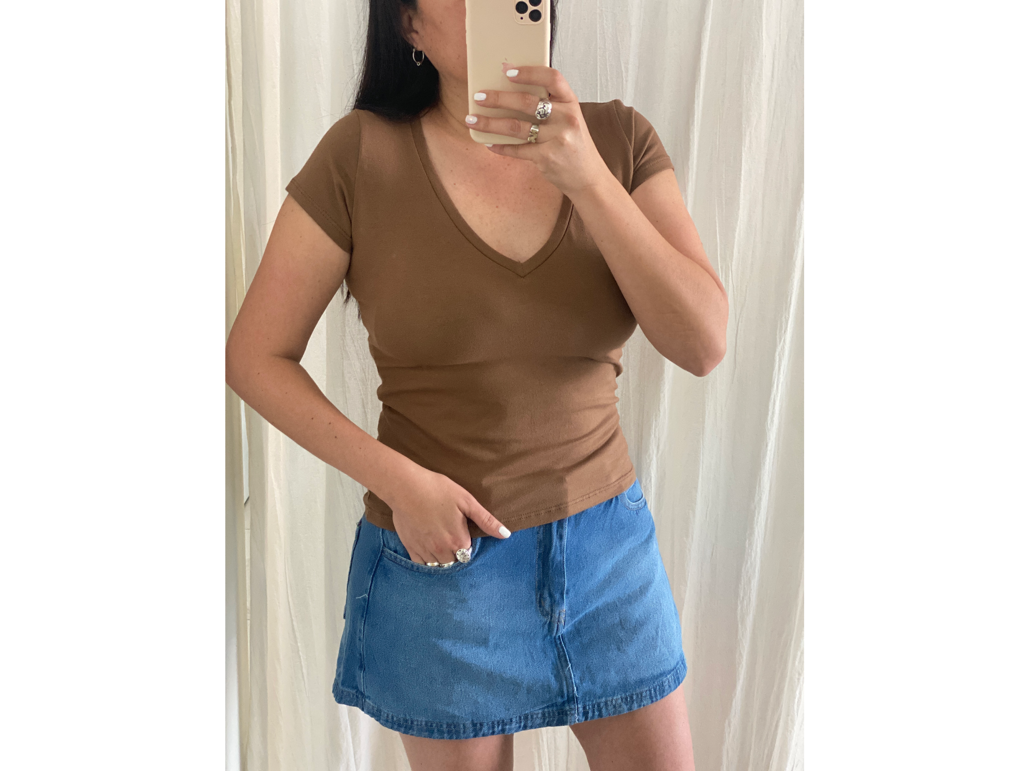 Remera lisa escote V