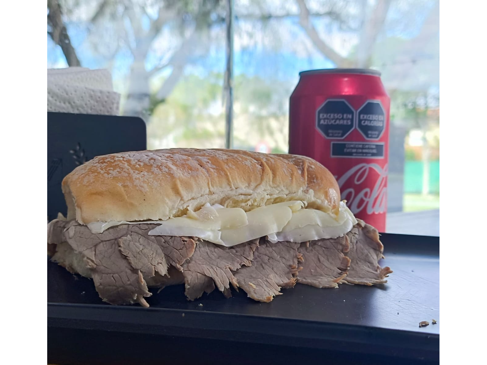 Petit de Ternera y Queso c/ pan de Campo