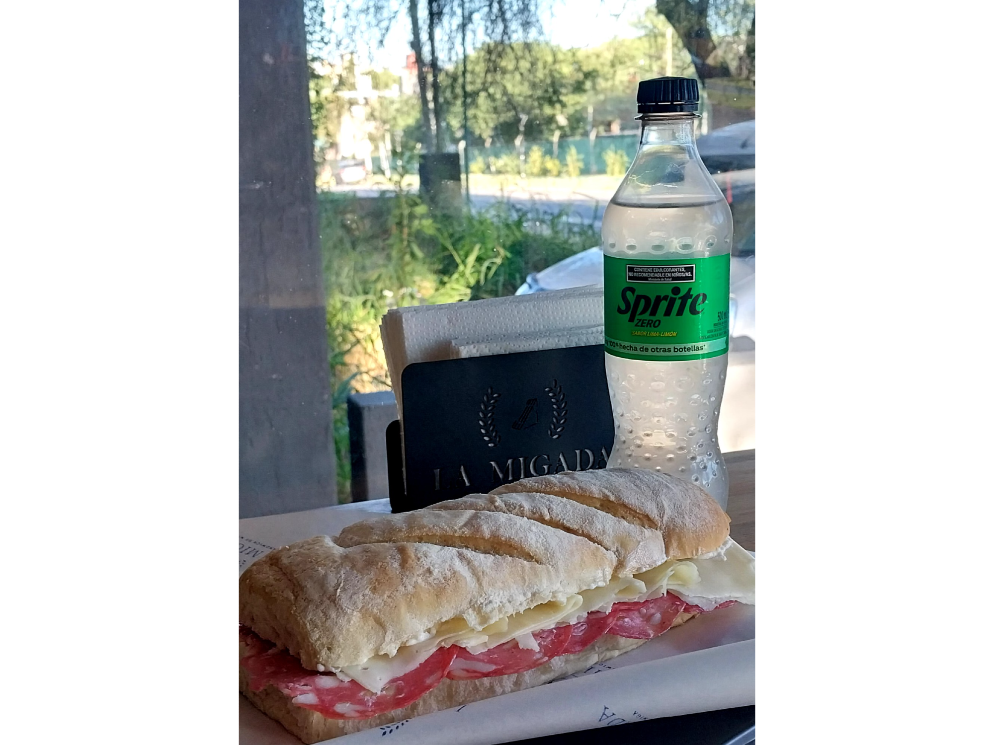 Promo Sandwich pan de campo xl  ternera y queso + gasesosa Pepsi