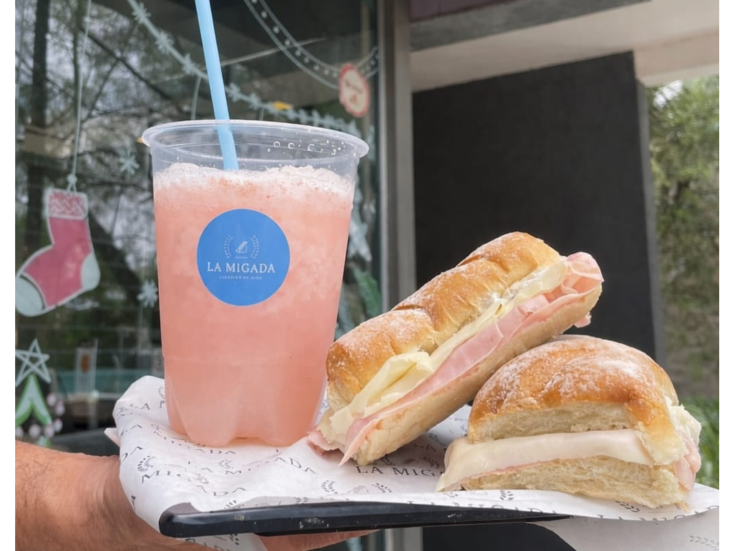 Limonada XXL con Menta y Jengibre / Limonada Limon y Maracuya / Pomelada/ + 2  Sandwhich Petit