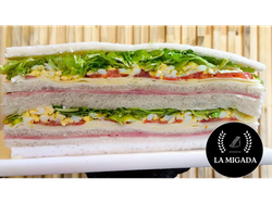 Jamon y Queso con Lechuga, Tomate y Huevo