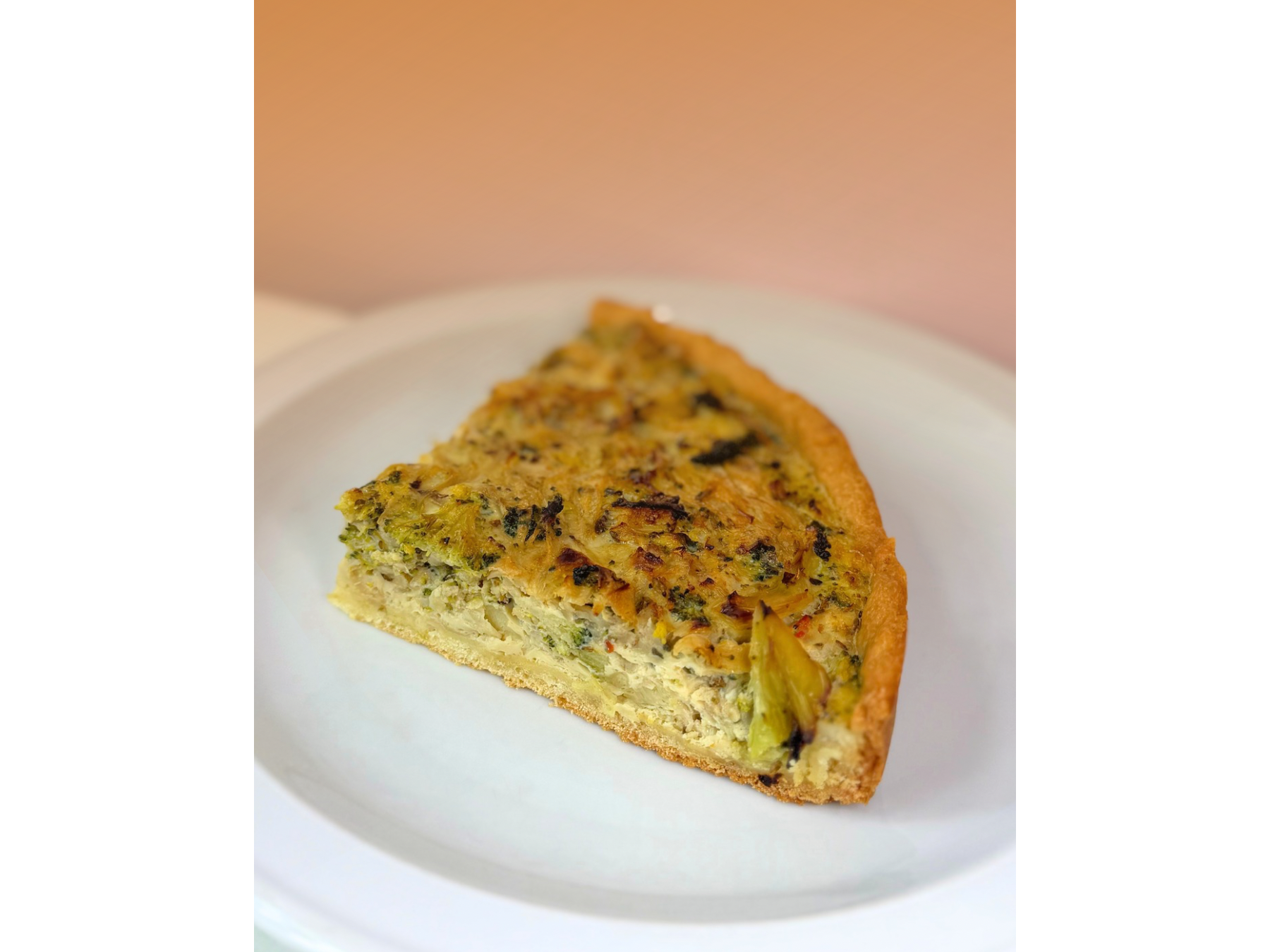 Porcion de Tarta de Brocoli Integral.