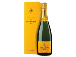 Veuve Clicquot Brut Yellow Label Champagne 750ml