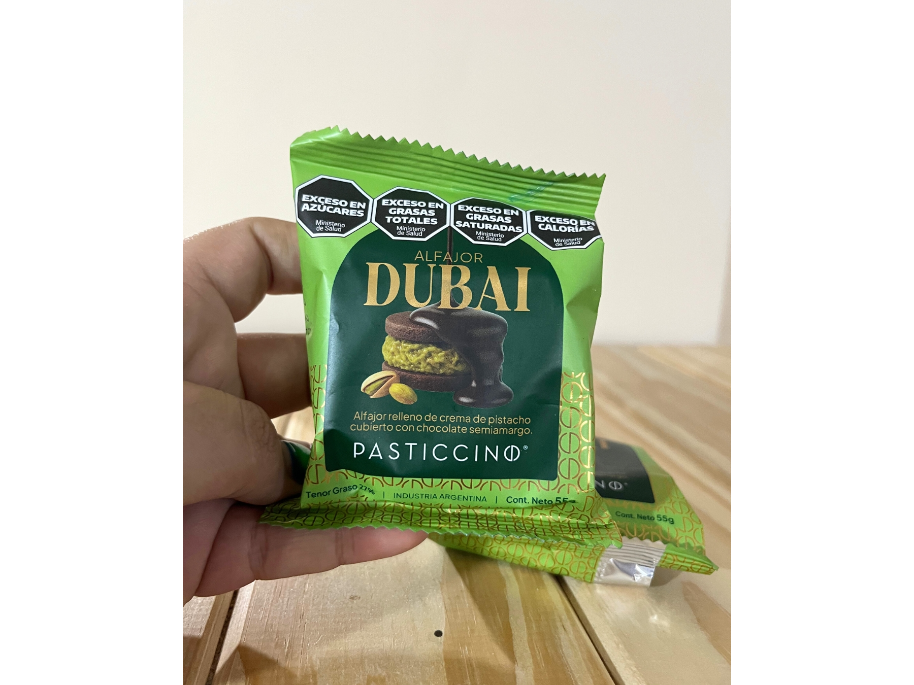 Alfajor Dubai crema de Pistacho y Chocolate Amargo