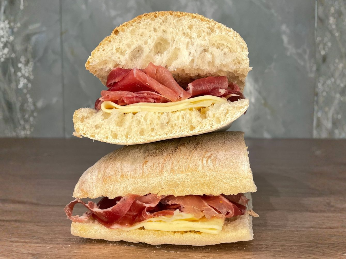 Jamón crudo y queso