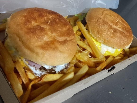 PROMO 2 HAMBURGUESAS + PAPAS