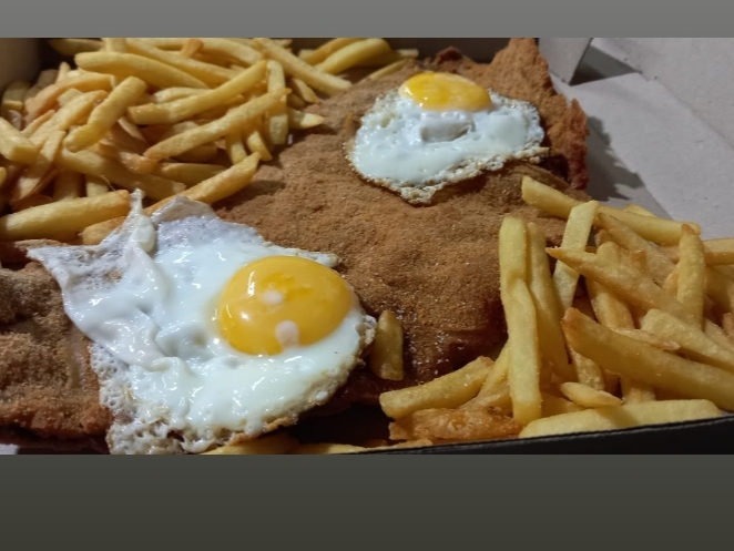 Milanesa a caballo (comen dos)