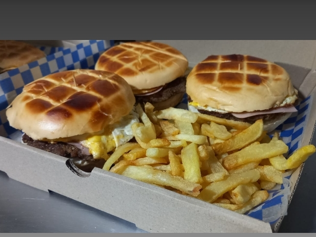 PROMO 3 HAMBURGUESAS + PAPAS