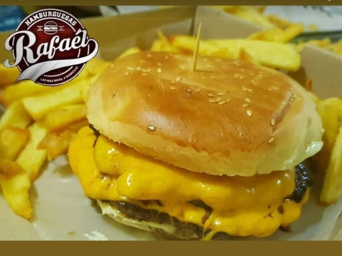 Doble carne, doble cheddar + papas
