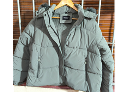 Campera puffer talle XXXL de color gris