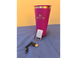 Vaso con parlante y abridor de botella