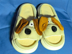 Pantuflas de dama perritos de color marrones número 36-37 y 40-41.