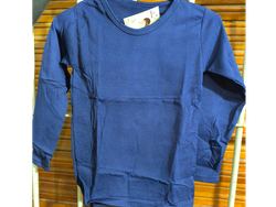 Camiseta térmica de 5 a 6 años de color azul.