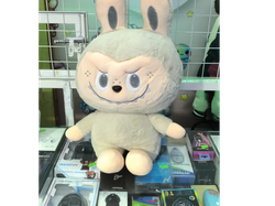 PELUCHE LABUBU CON MANTA