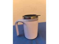 Vaso cafetero batidor a pilas.