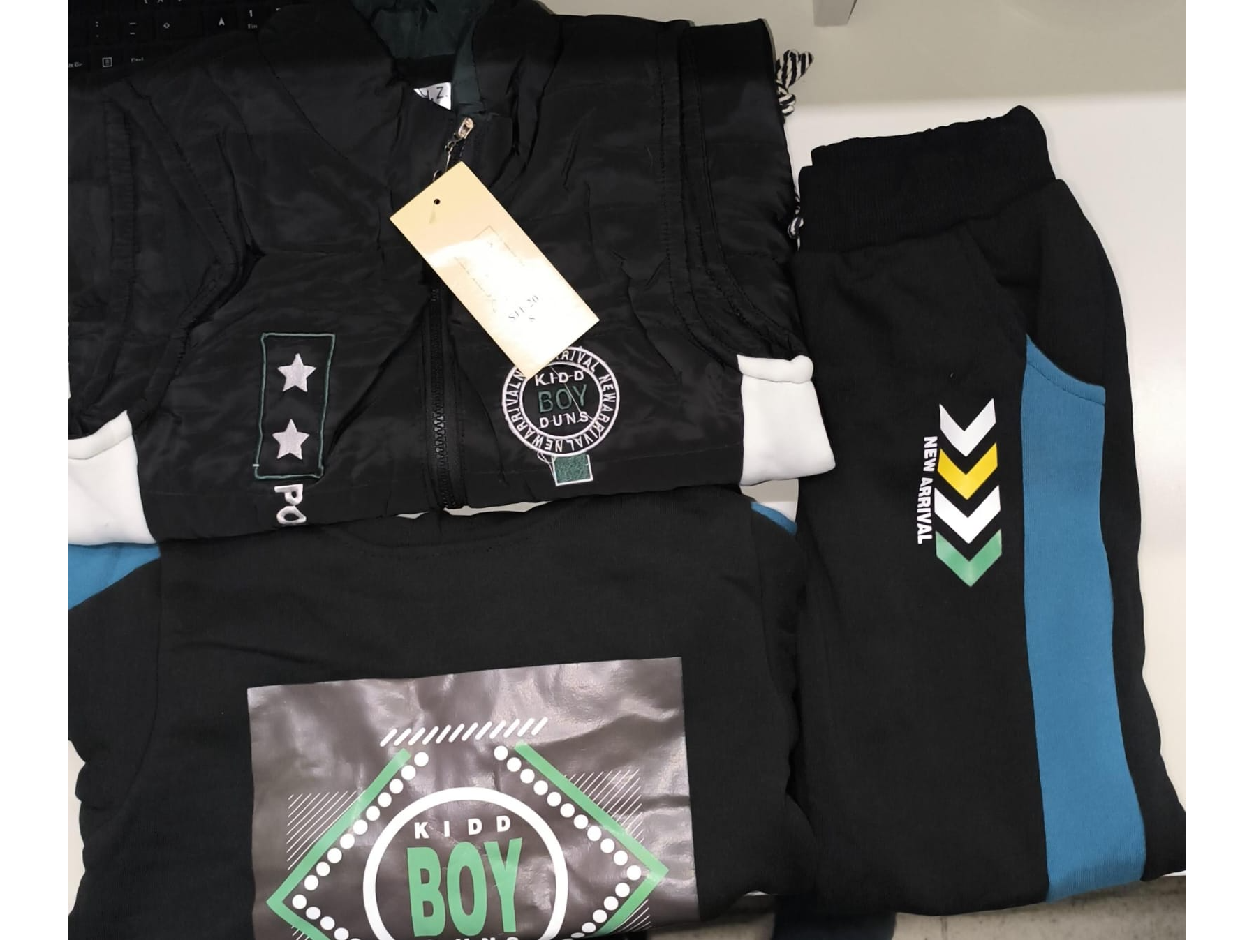 Conjunto de niño 3 piezas talle 8