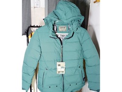 Campera con calefacción de color verde