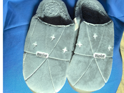 Pantuflas de hombre talle 48 horma chica. Tenés q probarte la.