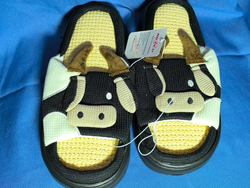 Pantuflas de dama vaquita número 38-39 y 41-42 color negras