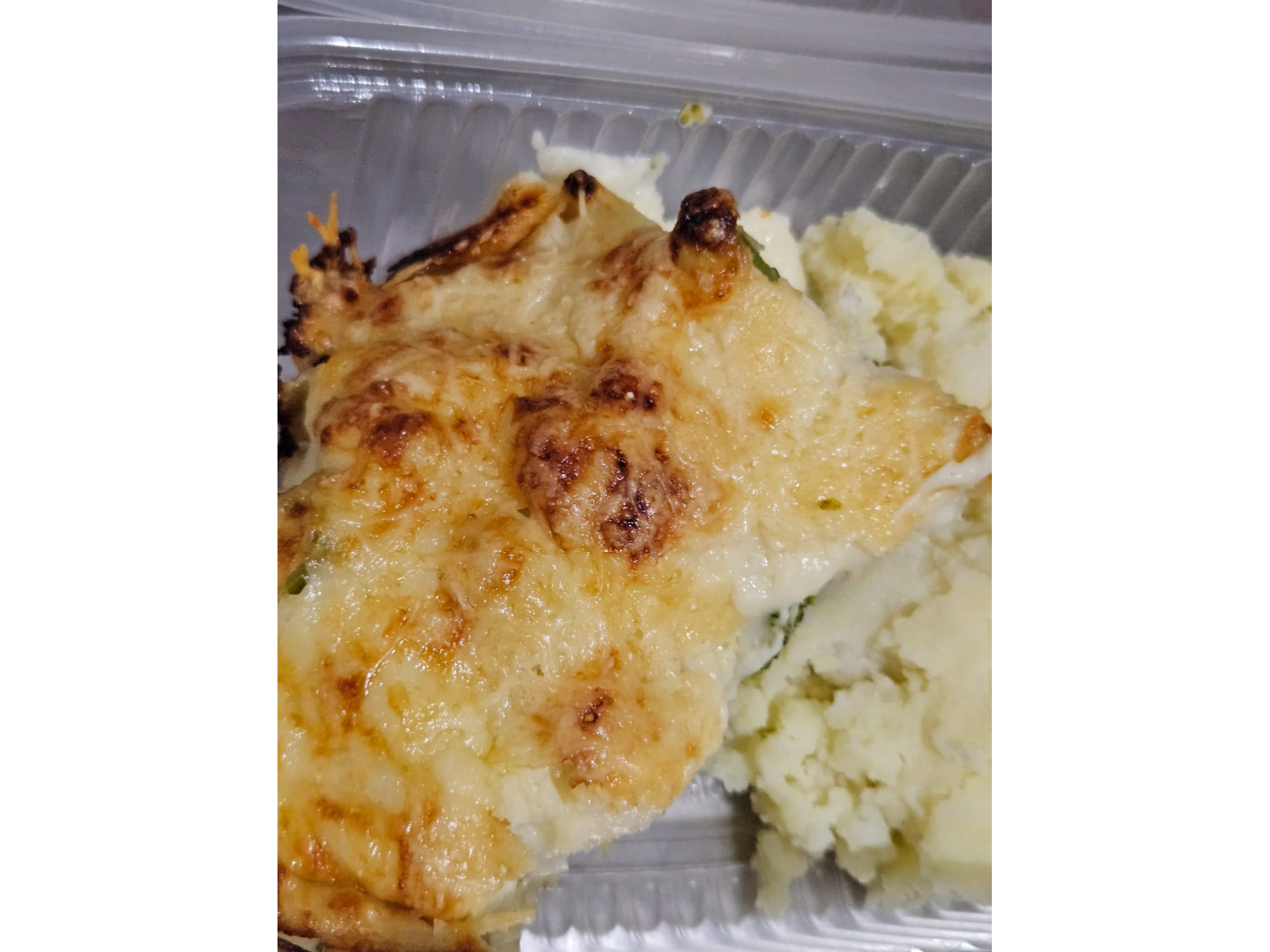 Gratinado de brócoli y coliflor con bechamel y pure de papa
