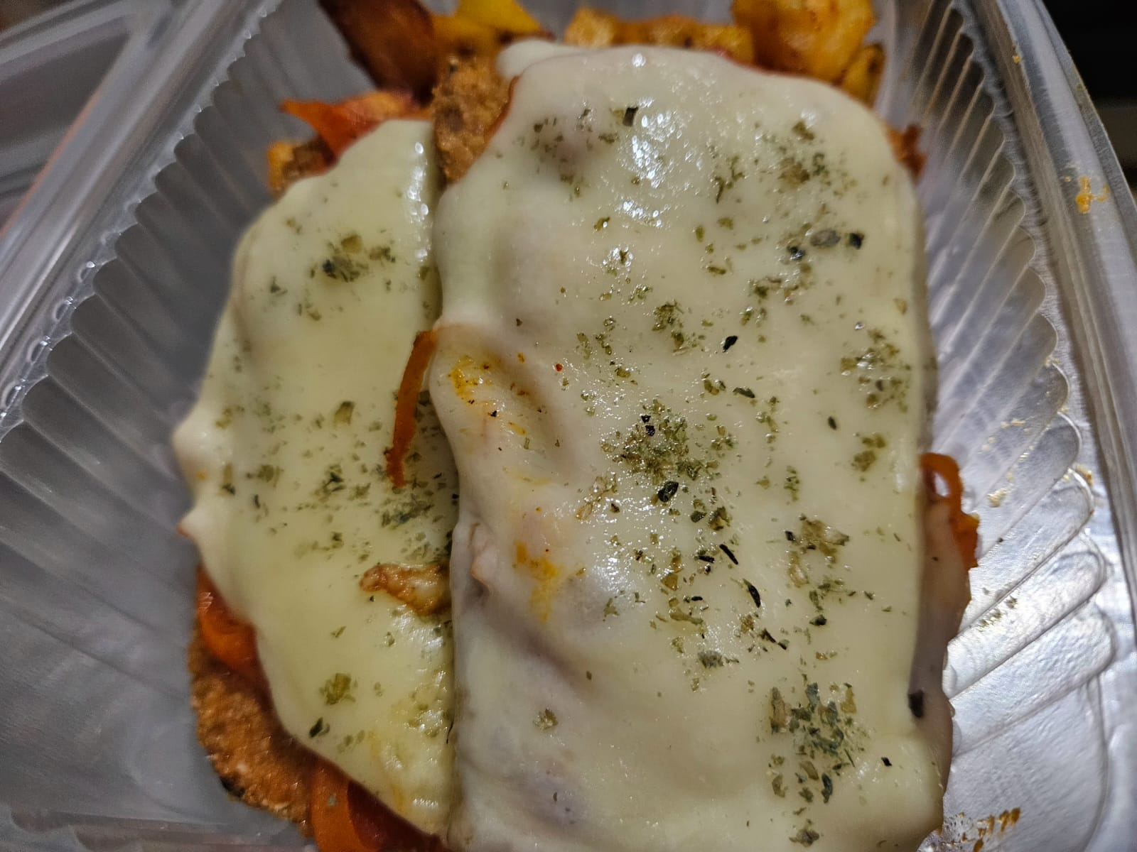 Milanesas de berenjena napolitanas con papas al horno