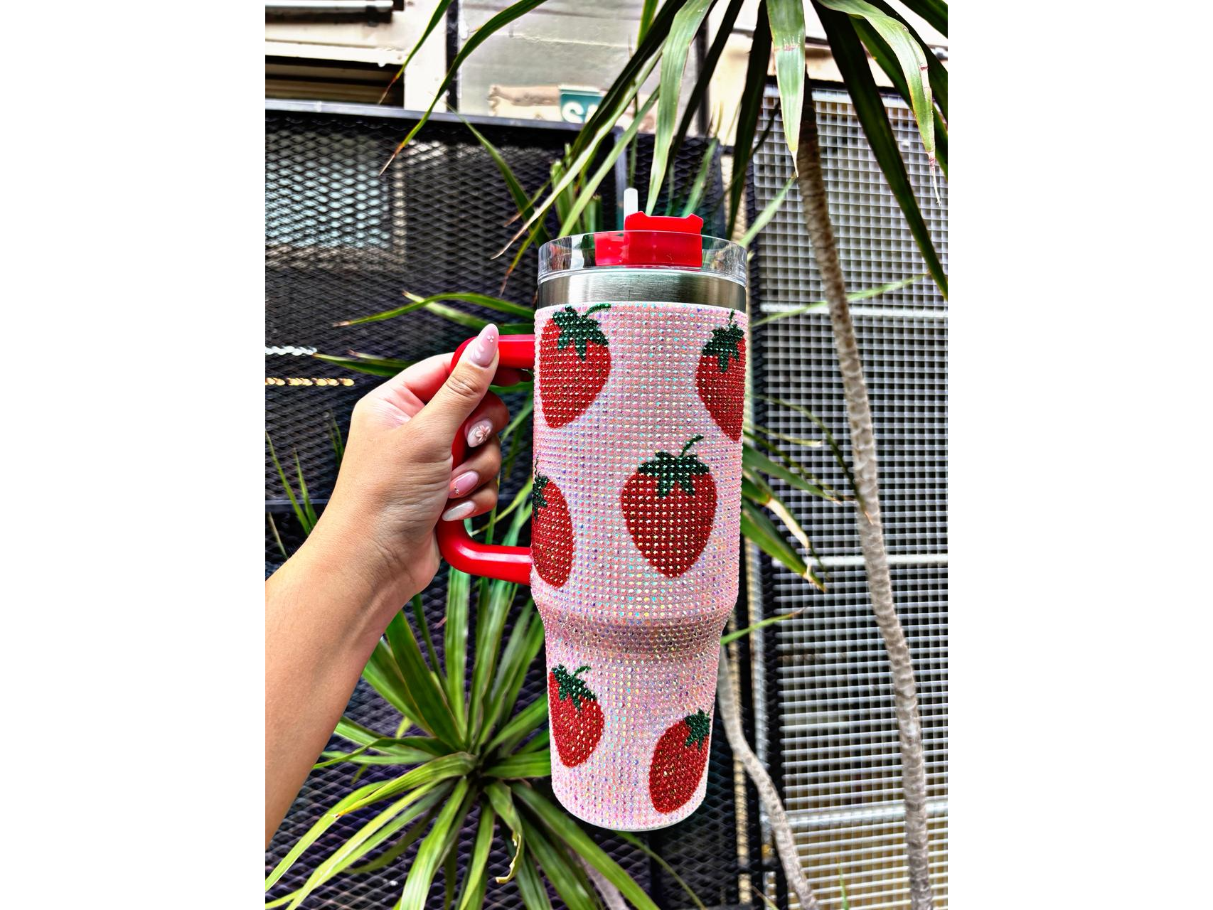 VASO QUENCHER CON BRILLO FRUTILLAS