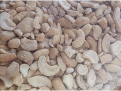 Castañas de caju partidas