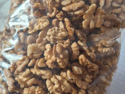 Nuez mariposa blanca