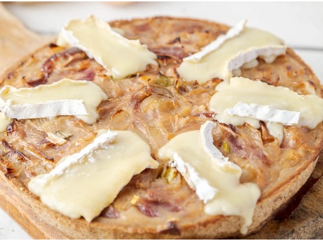 Cebollas Caramelizadas y Queso Brie (Masa de Harina 100% integral y semillas)