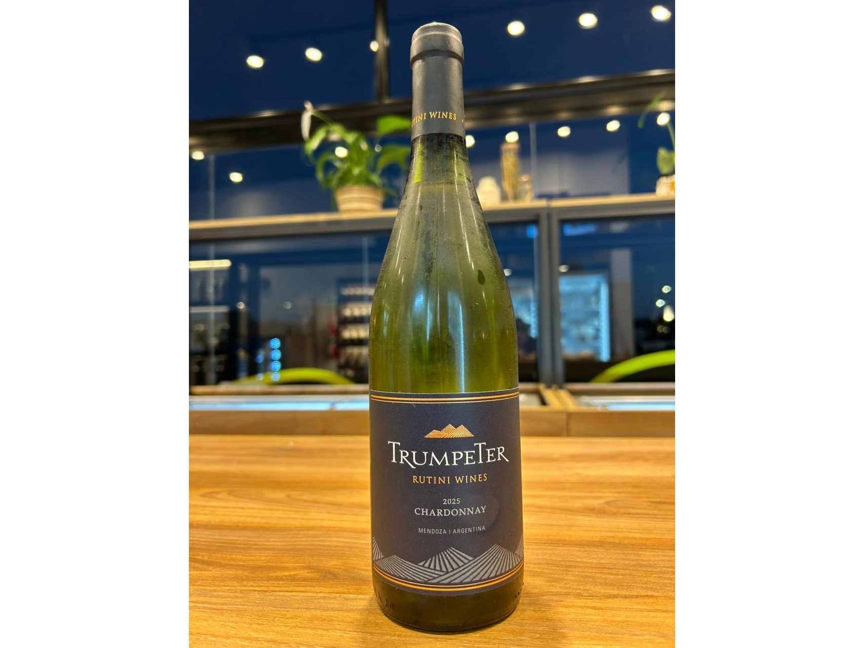 Trumpeter Chardonnay blanco