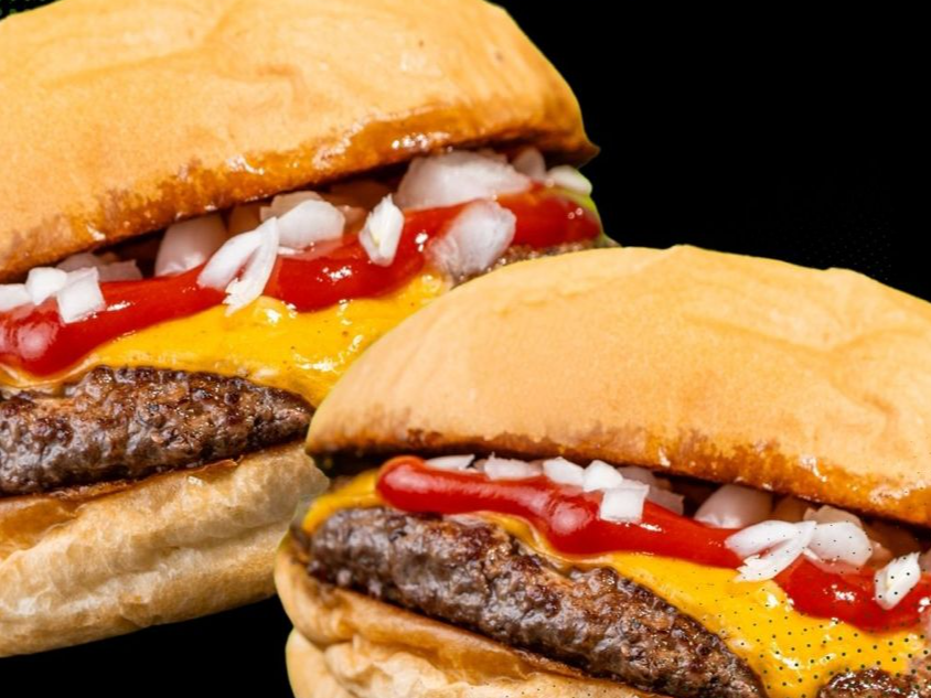 2  CUARTO DE LIBRA + PAPAS MC CAIN!