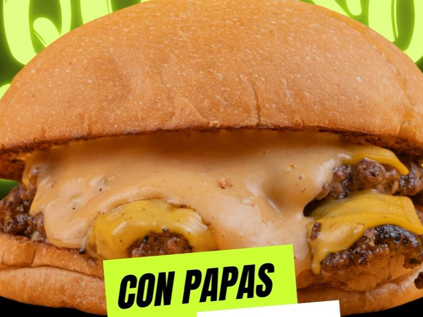 BURGER DOBLE CON QUESO  Y SALSA ESPECIAL 33 + PAPAS MC CAIN!