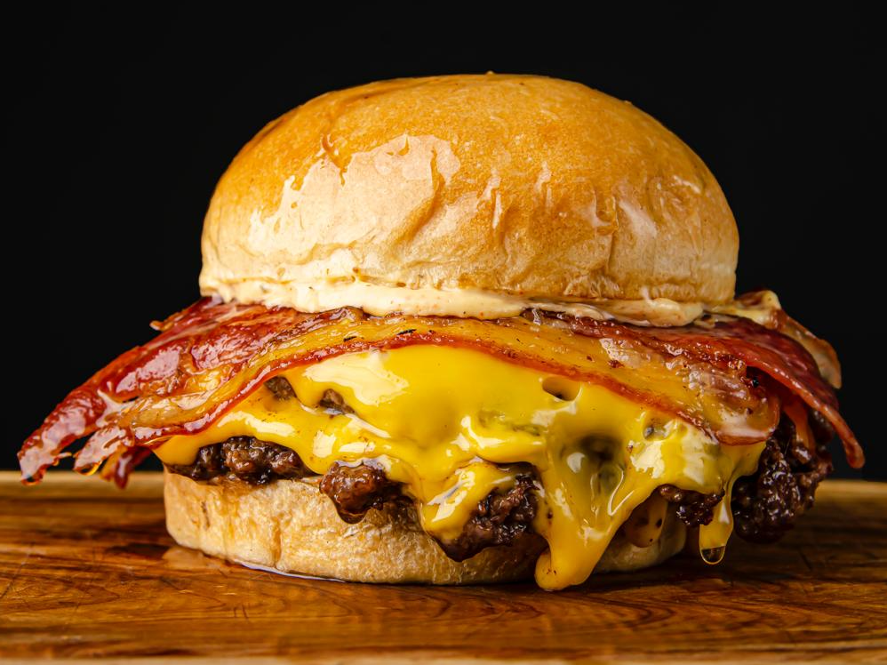 DOBLE CHEESE + PAPAS MC CAIN!